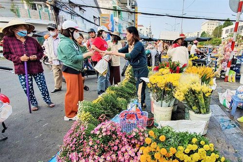 Nhộn nhịp chợ Tết