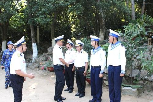 Bộ Tư lệnh Vùng 4, Hải quân: Kiểm tra công tác sẵn sàng chiến đấu và tặng quà các điểm đóng quân lẻ Lữ đoàn 957