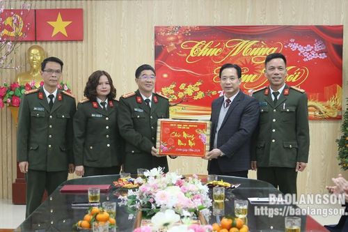 Đoàn công tác của tỉnh thăm, kiểm tra công tác trực Tết Nguyên đán 2024