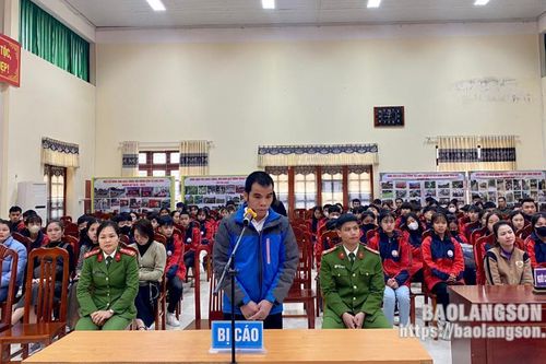Sản xuất, buôn bán pháo nổ, lĩnh án 2,5 năm tù