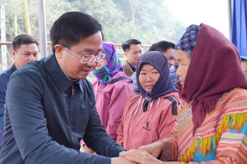 Bảo Thắng chung tay lo tết cho các hộ có hoàn cảnh khó khăn