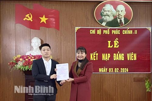Thành phố Ninh Bình nâng cao chất lượng chính trị cho thanh niên trước khi lên đường nhập ngũ