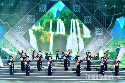 Xây dựng văn hóa con người Tuyên Quang