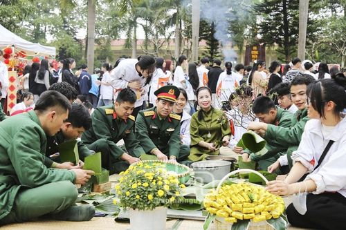 Nhiều hoạt động ý nghĩa trong chương trình 'Xuân ấm tình thương'