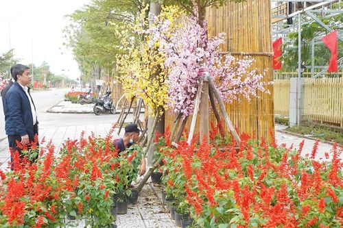 Phú Vang rà soát công tác chuẩn bị chương trình nghệ thuật và bắn pháo hoa đón giao thừa