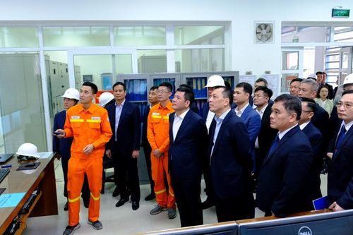 Truyền tải điện 1 sẵn sàng phương án đảm bảo điện Tết nguyên đán Giáp Thìn 2024