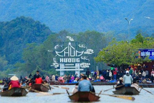 Bộ Nội vụ đề nghị các tổ chức tôn giáo bảo đảm nếp sống văn minh trong hoạt động tín ngưỡng