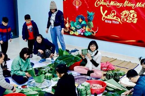 Gói bánh chưng muôn vẻ thị thành: Bài 2 - Gói bánh chưng trong chung cư, tự tay mang xuân về nhà
