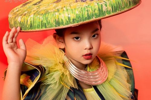 Phúc Anh: Mẫu nhí tiềm năng ở tuổi lên 5