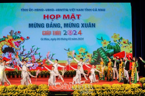 Mừng Đảng quang vinh, mừng quê hương phát triển