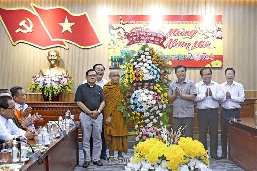 Phát huy truyền thống đoàn kết, chung sức xây dựng quê hương