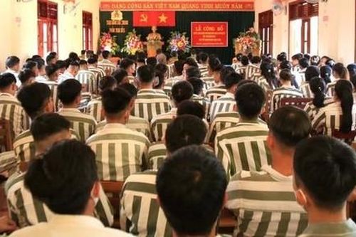 Chủ tịch nước ân giảm án tử hình xuống tù chung thân cho 5 phạm nhân