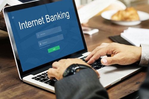 Hết tắc ATM, ngân hàng lại nghẽn chuyển tiền online ngày Tết, khách than trời