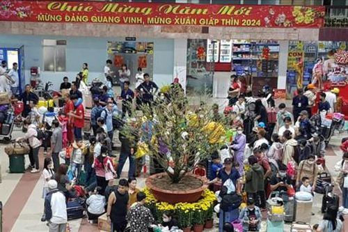 Cao điểm vận chuyển dịp Tết, đường sắt vẫn đạt tỉ lệ đúng giờ 100%