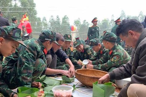 Tết ấm tình quân dân