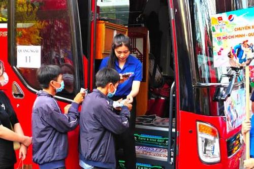 Gần 5.000 sinh viên, công nhân, người lao động 'Mang Tết về nhà'