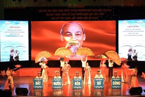 Liên hoan cán bộ thư viện 'Điện Biên - Vang mãi bản hùng ca'