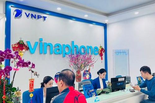 Nhà mạng duy trì kết nối thông suốt dịp Tết