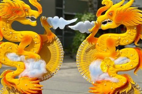 Nhiều giỏ lễ đầu năm đẹp mắt, giá dao động từ hơn 400.000 đồng đến vài triệu đồng