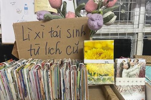 Bao lì xì 'tái sinh' từ lịch cũ