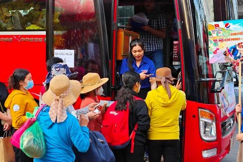 Chuyến xe nghĩa tình cho người lao động xa quê