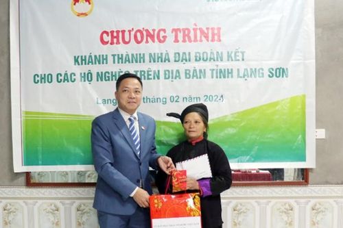 Lạng Sơn: Thêm 2 hộ nghèo được nhận nhà đại đoàn kết trước Tết