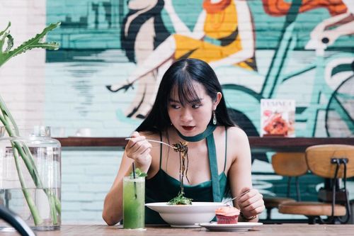 Thà chi 25 triệu đồng quá cảnh ở Thái Lan hơn là bay thẳng về Hà Nội