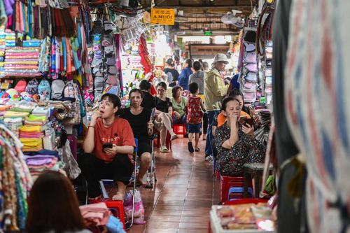 Tiểu thương chợ nhà giàu TP.HCM đóng quầy nghỉ Tết sớm