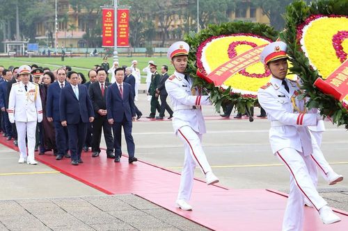 Lãnh đạo Đảng, Nhà nước, TP Hà Nội vào Lăng viếng Chủ tịch Hồ Chí Minh