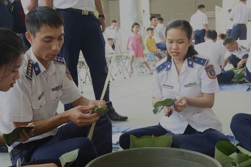 Cảnh sát biển vùng 4 thi gói bánh chưng, Hải đội Dân quân gói bánh tét