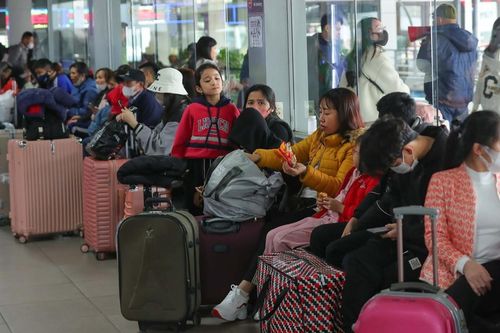 Hình ảnh người dân rời Hà Nội về các tỉnh đón Tết Giáp Thìn