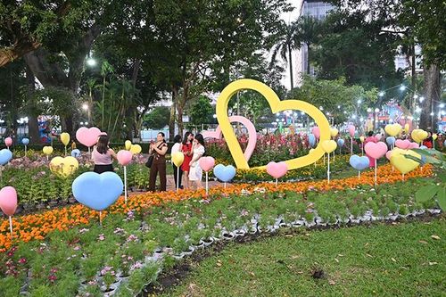 Nhiều tác phẩm nghệ thuật độc đáo tại Hội hoa xuân Tao Đàn lần thứ 44
