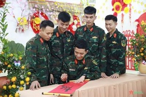 Vui đón xuân ở Trường Sĩ quan Chính trị