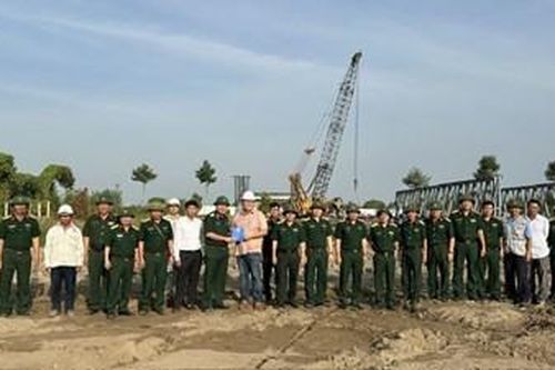 Bộ đội Trường Sơn thi công xuyên Tết trên các công trình trọng điểm