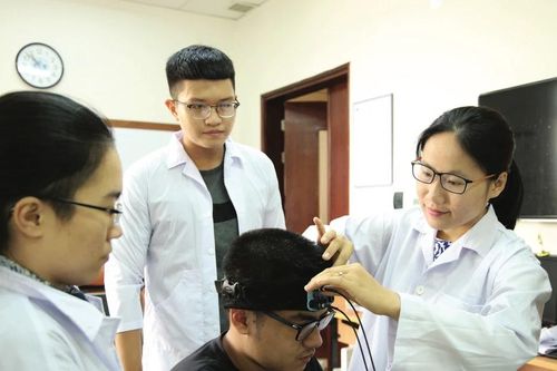 Khát vọng nghiên cứu của hai nhà khoa học nữ