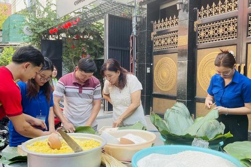 Đậm tình xóm giềng