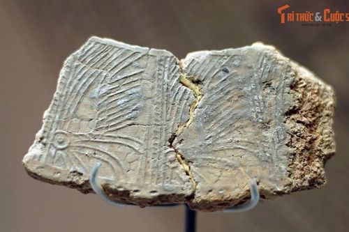 Vật chứng quý hơn vàng về kỹ nghệ đúc trống đồng của người Việt cổ