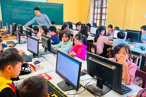Giáo dục vùng biên từng bước chuyển mình
