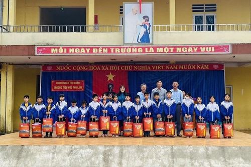 Sao Mai Group mang Tết ấm đến với hơn 1.000 hộ nghèo, hộ khó khăn tỉnh Thanh Hóa