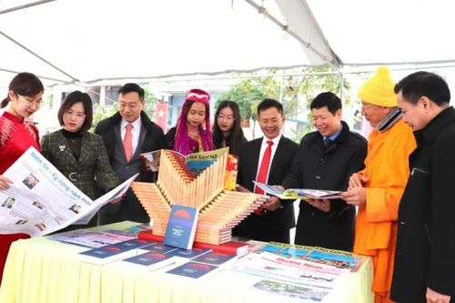 Hội báo Xuân tỉnh Quảng Ninh – Thắm sắc Xuân, đậm nghĩa tình
