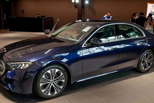 Mercedes-Benz E-Class thế hệ mới có mặt tại Singapore với giá hơn 7 tỷ đồng
