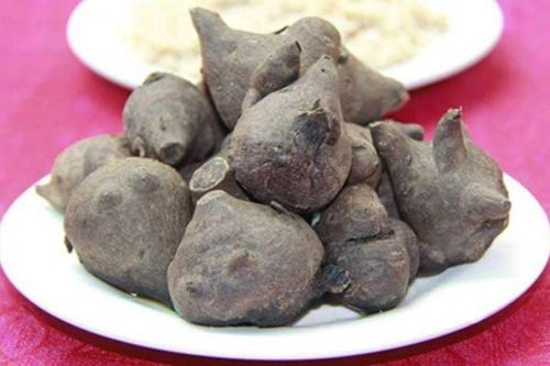 2 người đàn ông nhập viện sau uống loại rượu ngâm ngày cận Tết