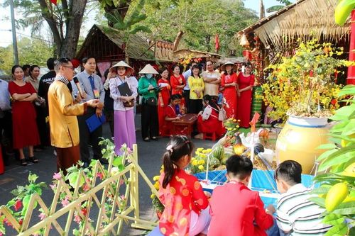 Chợ quê ngày Tết ở Bạc Liêu để lại nhiều ấn tượng đẹp trong lòng du khách