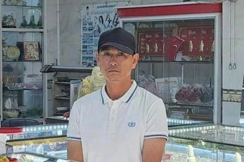 Người đàn ông cướp vàng bán đưa tiền cho vợ sắm Tết