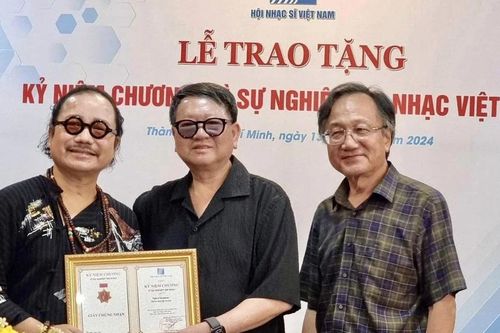 Nghệ sỹ saxophone Trần Mạnh Tuấn trở lại sau bạo bệnh, truyền 'Cảm hứng bất tận'