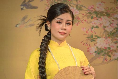 Hoa hậu Hồng Linh khoe vẻ đẹp sắc sảo trong bộ ảnh đón năm mới