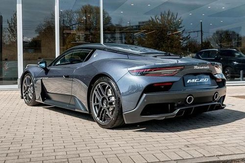 Bảng giá xe Maserati tháng 2/2024