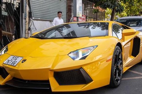 Loạt siêu xe hàng hiếm lên phố ngày cận Tết