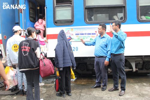 Hỗ trợ vé tàu để người lao động về quê đón Tết