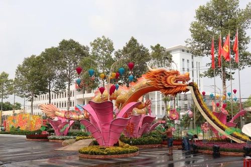 Đường hoa Cao Lãnh với chủ đề 'Đồng Tháp Sen Hồng, Bứt phá tiên phong'